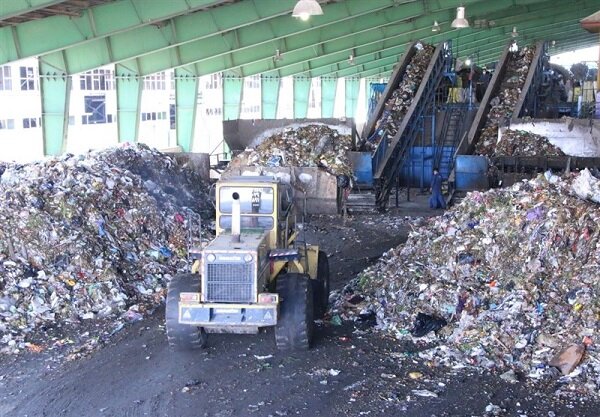 Receiving organic waste for composting