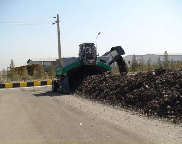 توده‌سازی پسماند آلی در فضای باز